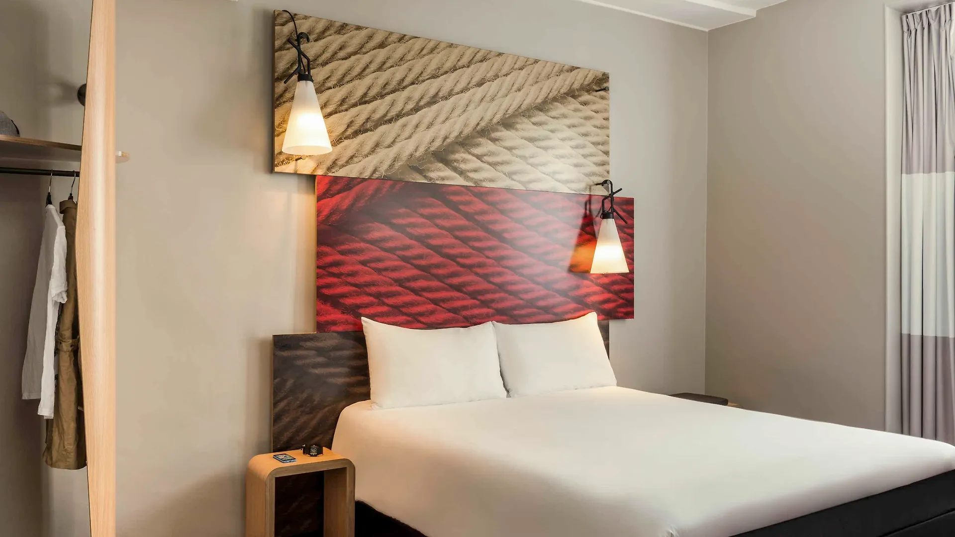 Ibis Avenue De La Republique Hotel Paris